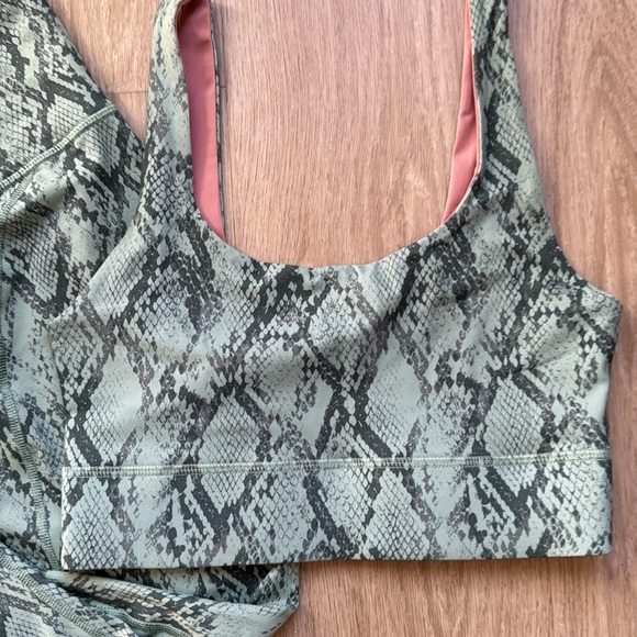 Green snakes, print Fabletics set - Picture 2 of 3